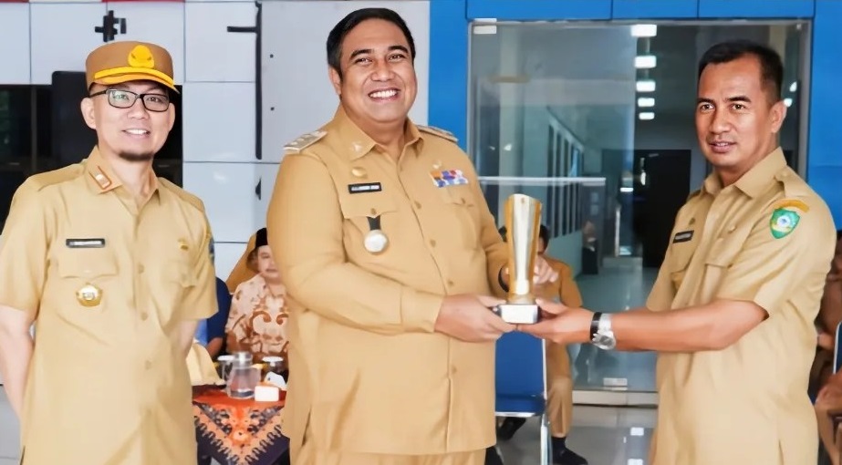Kabupaten Maros Terima Penghargaan Program Kesejahteraan Siswa dan Penanggulangan Stunting