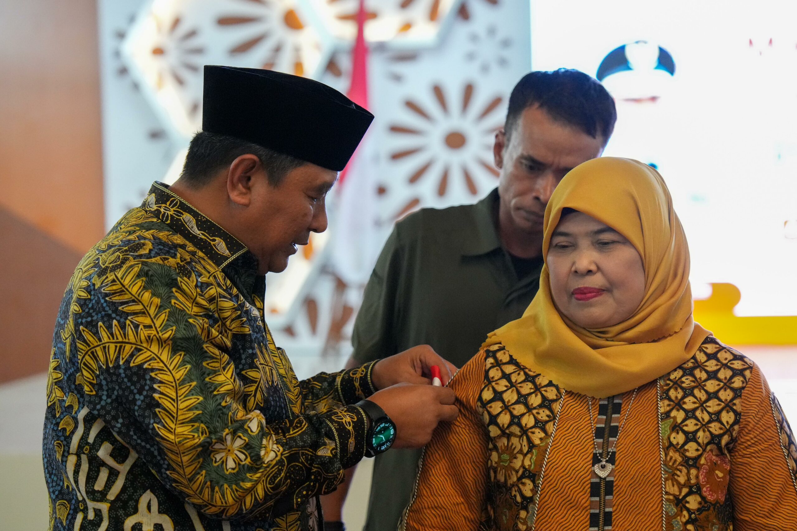 PJ Gubernur Bahtiar Lepas Tim Kesiapsiagaan Kesehatan Pilkada 2024