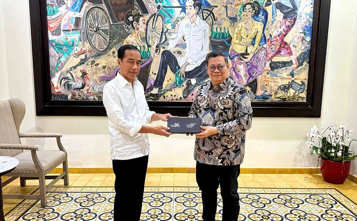 PT Taspen Serahkan Kartu Taspen Ke Presiden RI Ke-7 Joko Widodo