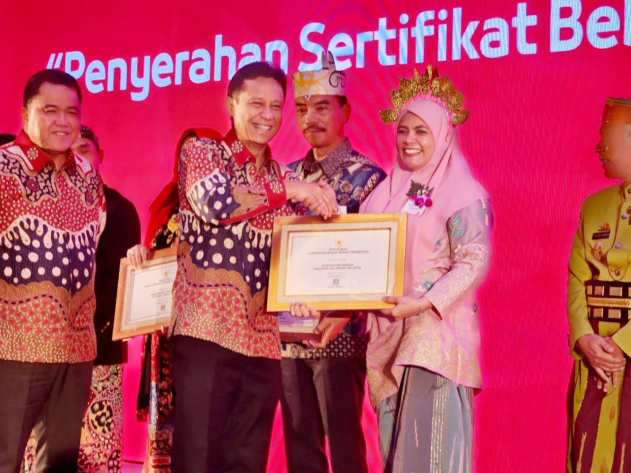 Pemkab Maros Terima Penghargaan Bebas Frambusia Dari Kemenkes RI