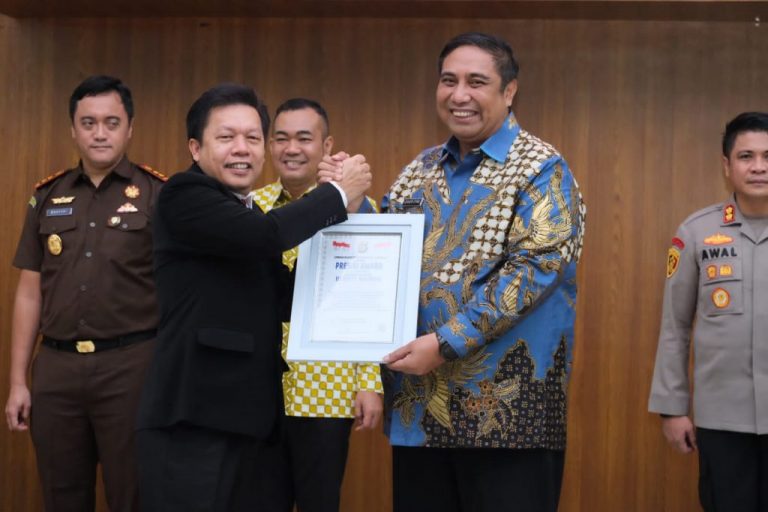 Pemkan Maros Raih Penghargaan Presisi Award 2023
