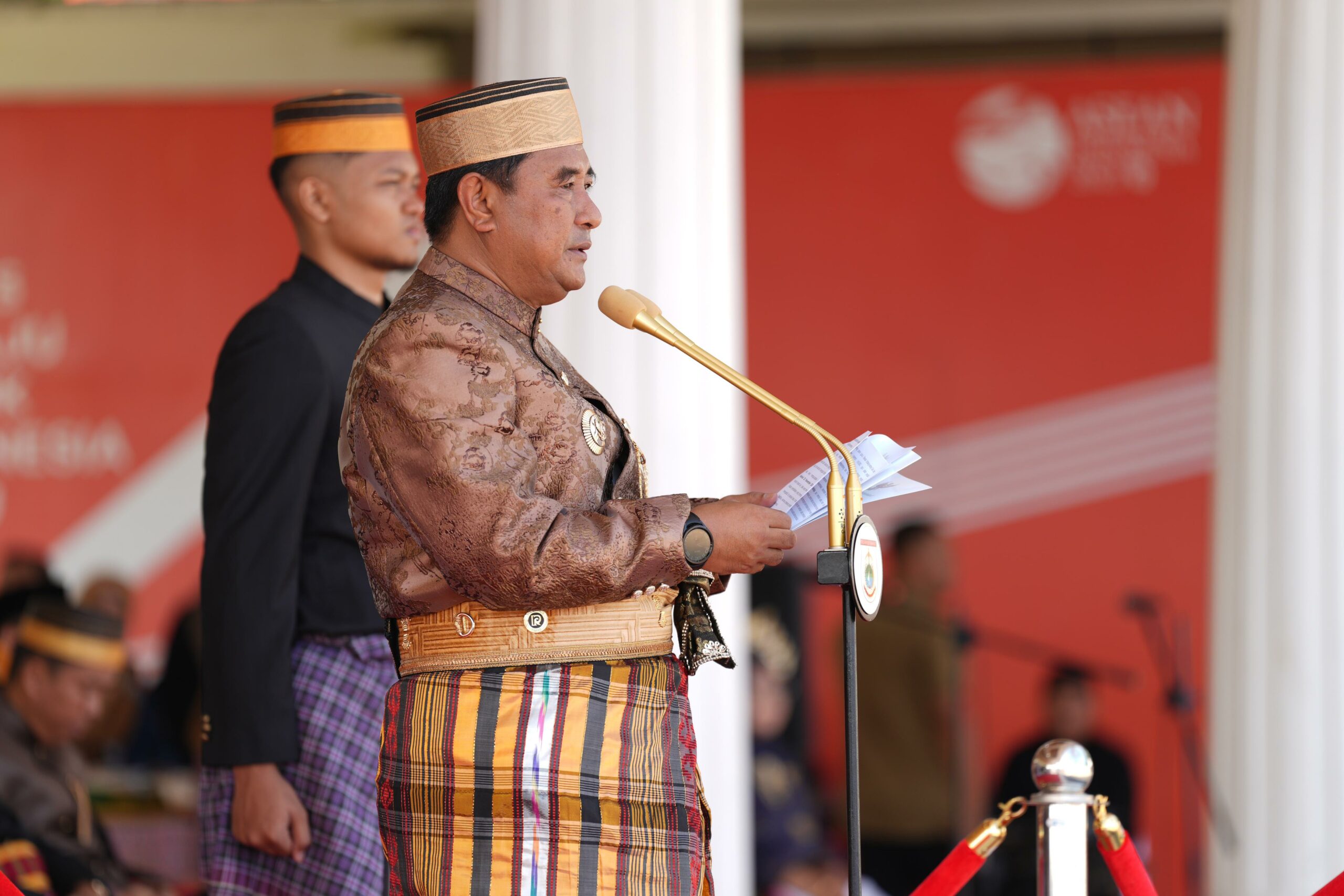 Pj Bahtiar Kordinasi dengan DPRD Sulbar untuk Tambahan Tunjangan Gaji Guru