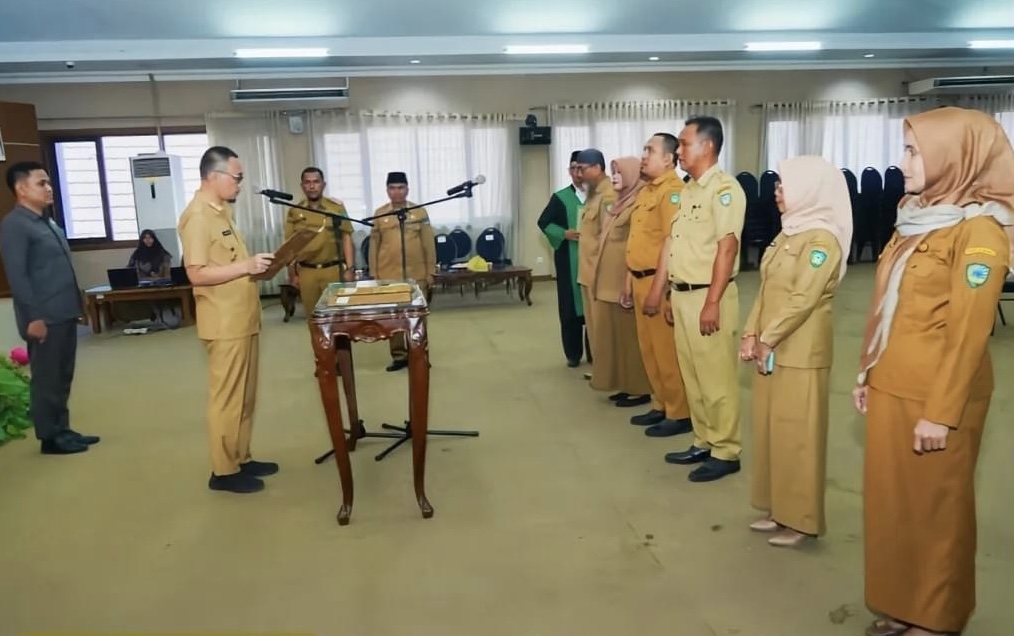 Sekda Maros Lantik Sejumlah PNS untuk Jabatan Administrator dan Pengawas