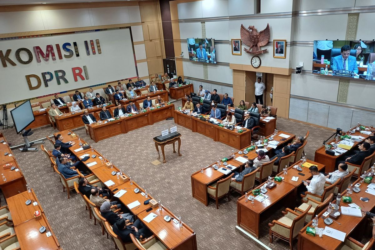 Suasana Ruang Rapat Pleno Capim dan Dewas KPK di Ruang Rapat Komisi III DPR RI