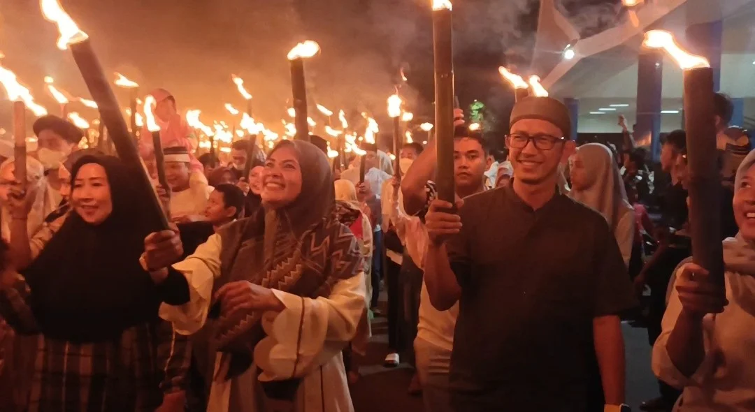 Wakil Bupati Maros Suhartina Bohari Ikut Meriahkan Festival Pawai 1000 Obor