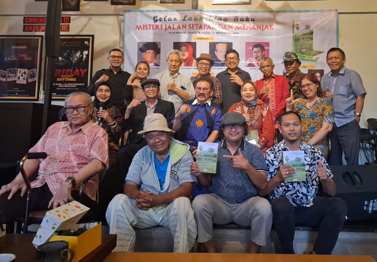 Peluncuran buku Misteri Jalan Setapak dan Menanjak buah karya Fiam Mustamin yang juga merupakan karya ketujuhnya diluncurkan Prof. Dr M Jafar Hapsah resto dan lounge Plyamaker di Jakarta. (Ist)