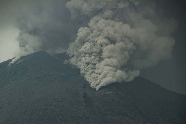 gunung lewotobi