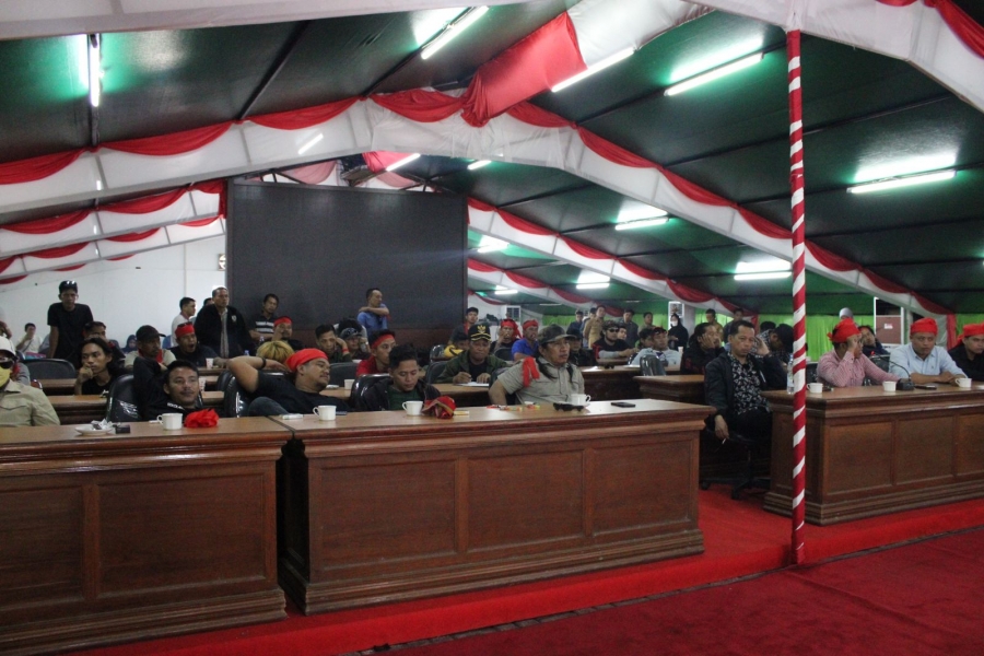 DPRD Sulbar Menerima Penyampaian Aspirasi dari Masyarakat PUS Melawan