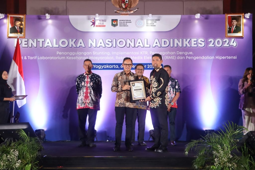 Kota Makassar Raih Penghargaan Implementasi KTR