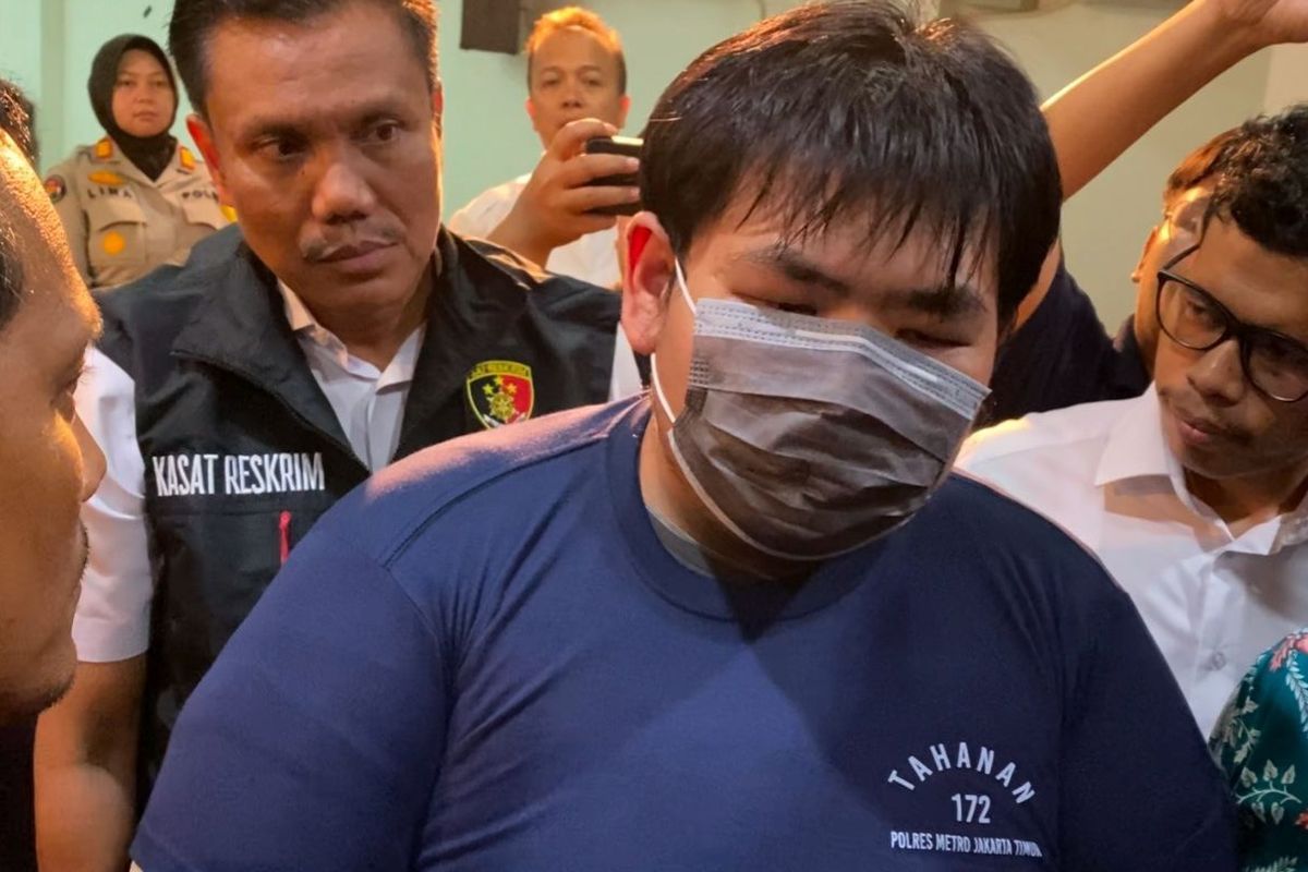 Anak Bos Toko Roti George Sugama Halim (34) Saat Jumpa Pers di Polda Metro Jakarta Timur