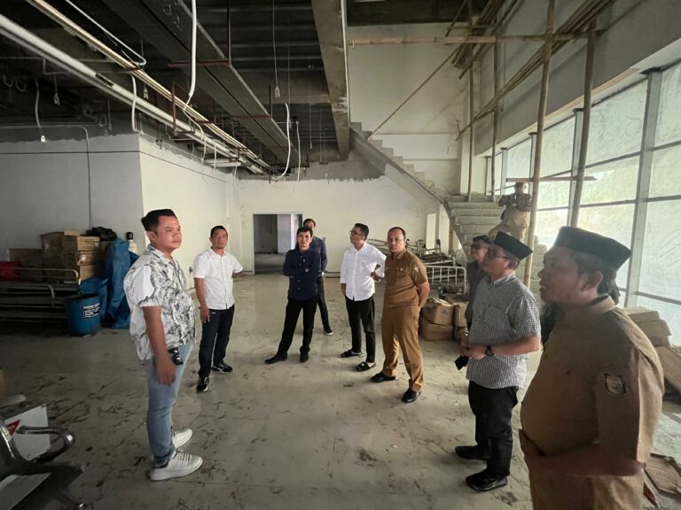 Anggota DPRD Kota Makassar Saat Melakukan Sidak di Rumah Sakit Ujung Pandang Baru
