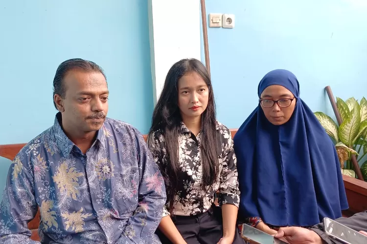 Arimbi Dwi Widayanti (ADW) Didampingi Kuasa Hukum Saat Ditemui Awak Media
