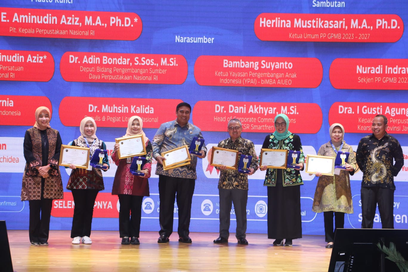 Bupati Maros Terima Tiga Penghargaan Nasional atas Dedikasi Membangun Literasi