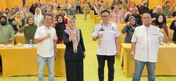 DPRD Makassar Bersama Camat Rappocini Gelar Sosialisasi Perda Sampah