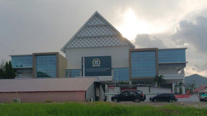 Gedung DPRD Sulbar yang baru di Jl H Abd M