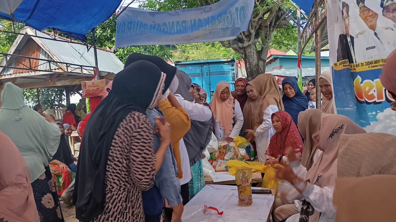 Warga Desa Barayya Bontoramba, Antusias Berbelanja Di Gerakan Pangan Murah