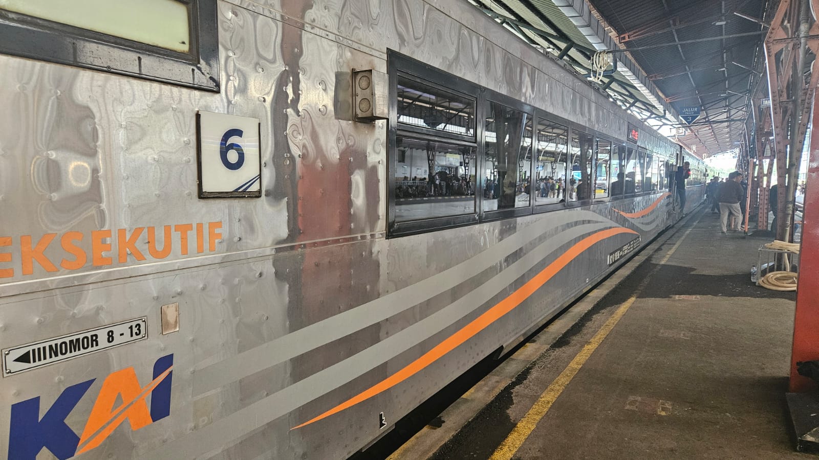 Liburan Nataru Sudah Tiba, KAI Daop 1 Jakarta Ingatkan Kapasitas Maksimum Bagasi Hanya 20 Kg Per Orang