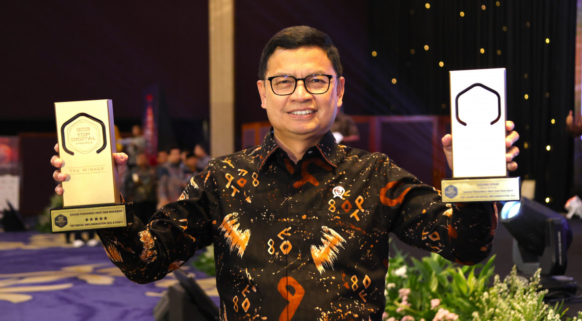 Kepala BPOM Taruna Ikrar Raih Penghargaan TOP Leader on Digital Implementation 2024