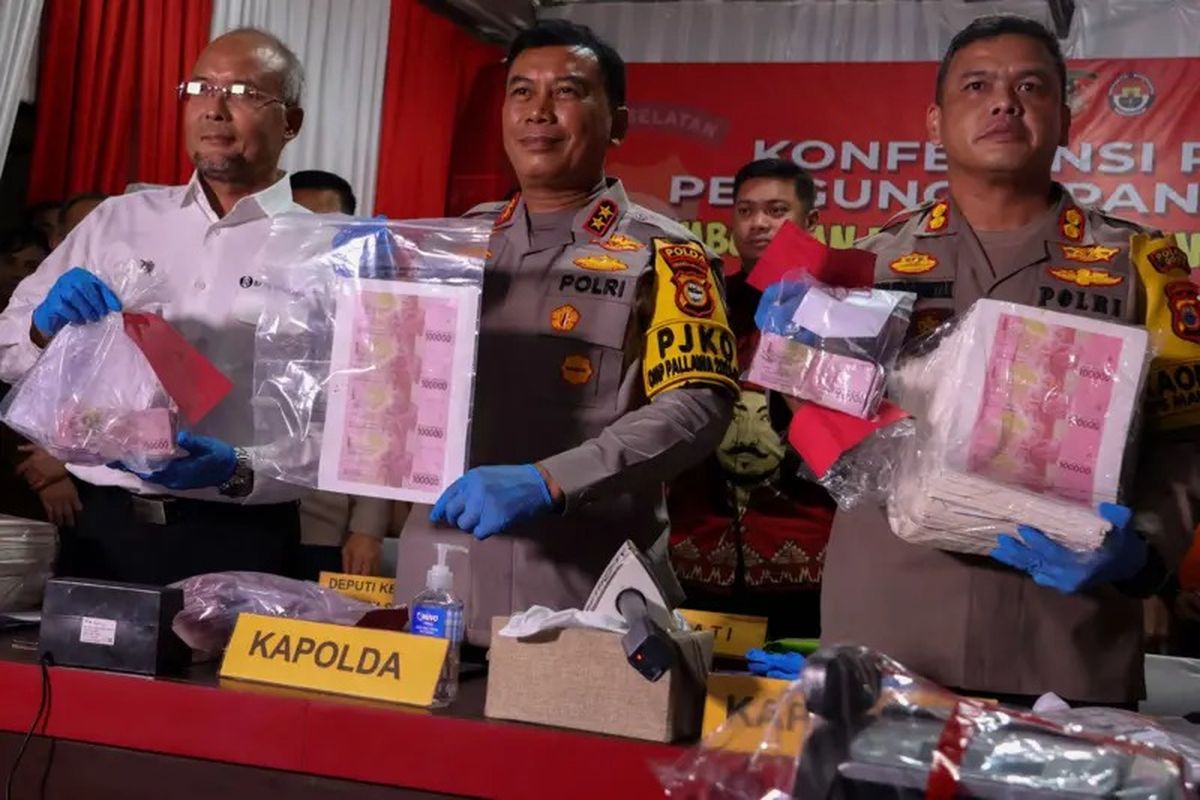 Konferensi Pers Sindikat Uang Palsu di Mapolres Kabupaten Gowa