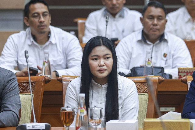 Korban Penganiayaan Dwi Ayu Darmawati Saat Mengikuti Rapat Dengar Pendapat (DRP) Dengan Komisi III DPR RI