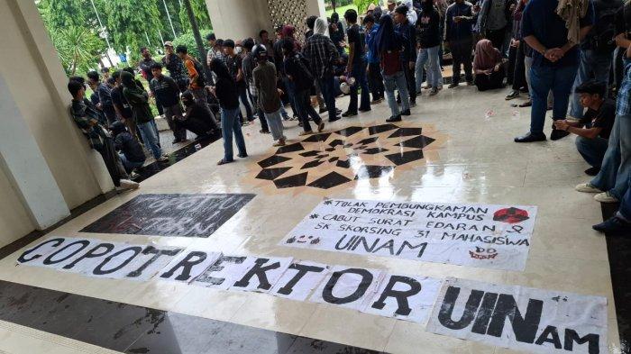Sindikat Uang Palsu : Mahasiswa Desak Rektor UIN Makassar Mundur