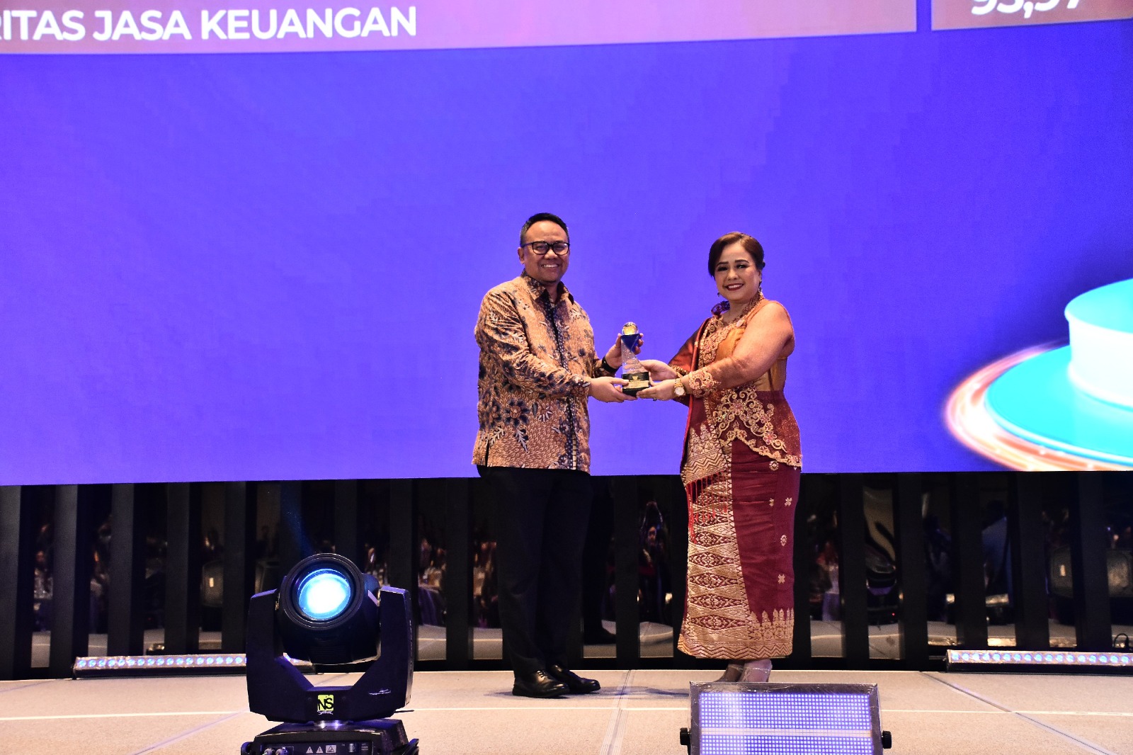 OJK Kembali Dianugerahi Predikat Badan Publik Informatif 2024