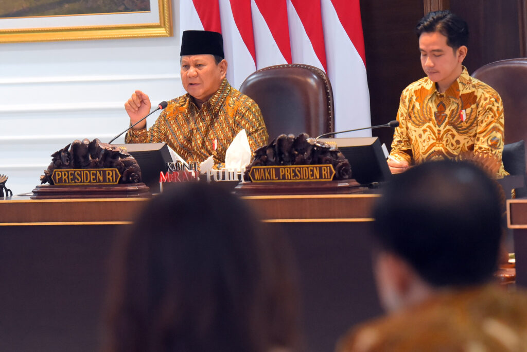 Prabowo Minta Perjalanan Luar Negeri Dikurangi 50%, Hemat Anggaran Rp15 T