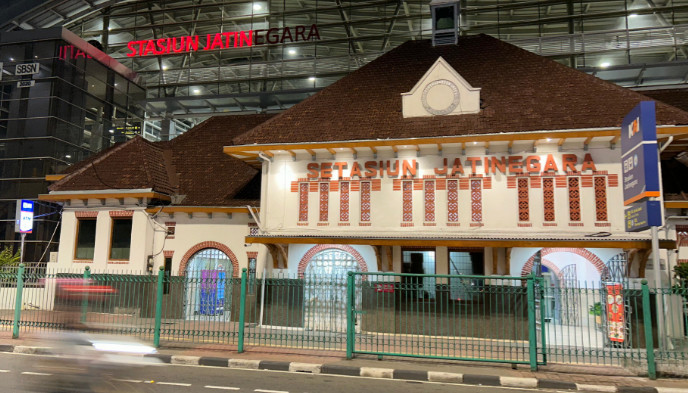 Rekayasa Perjalanan KA di Malam Tahun Baru, 18 KA Berhenti di Jatinegara