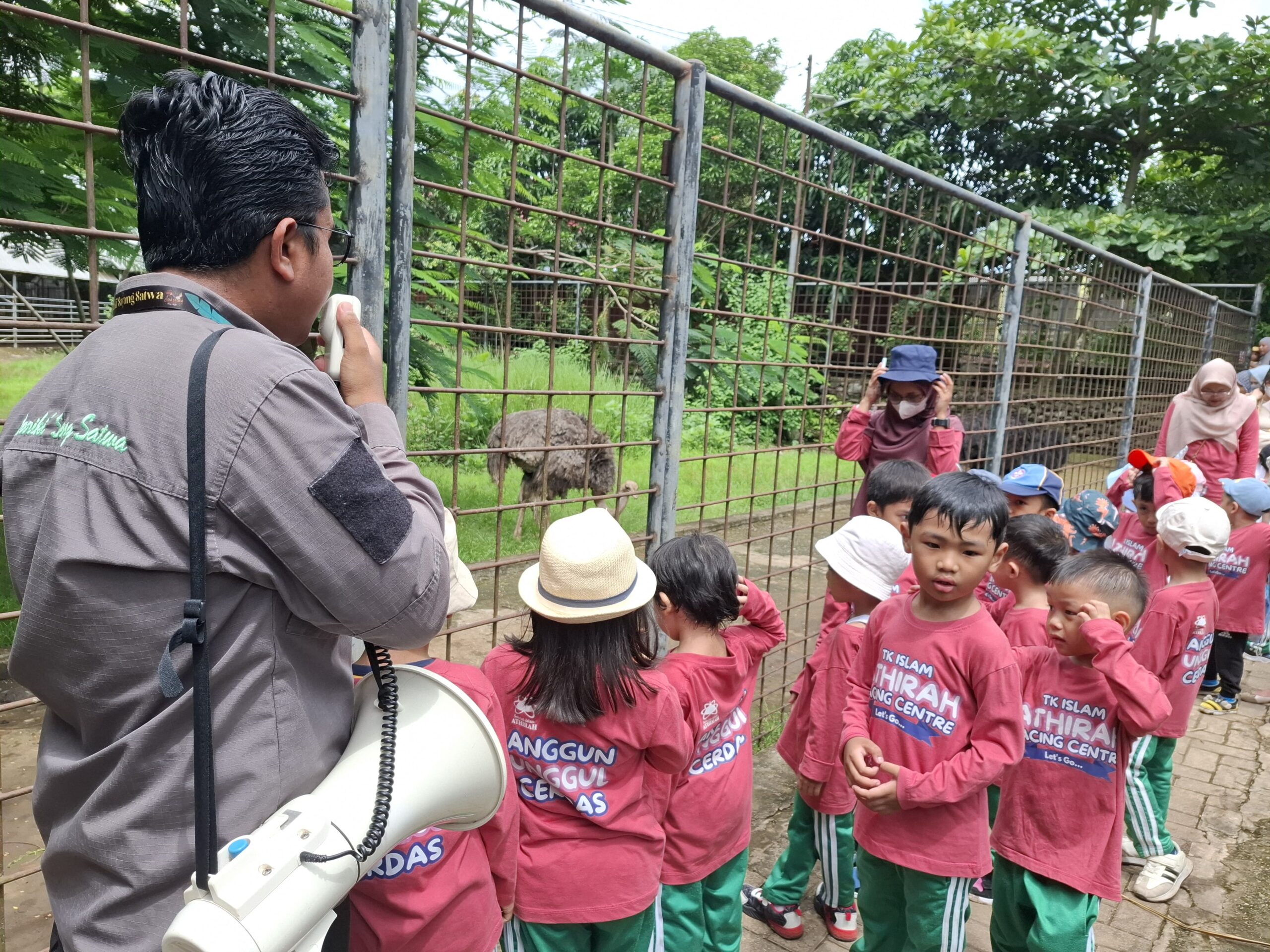 TK Islam Athirah Racing Centre Gelar Fieldtrip dengan Edukasi tentang Satwa