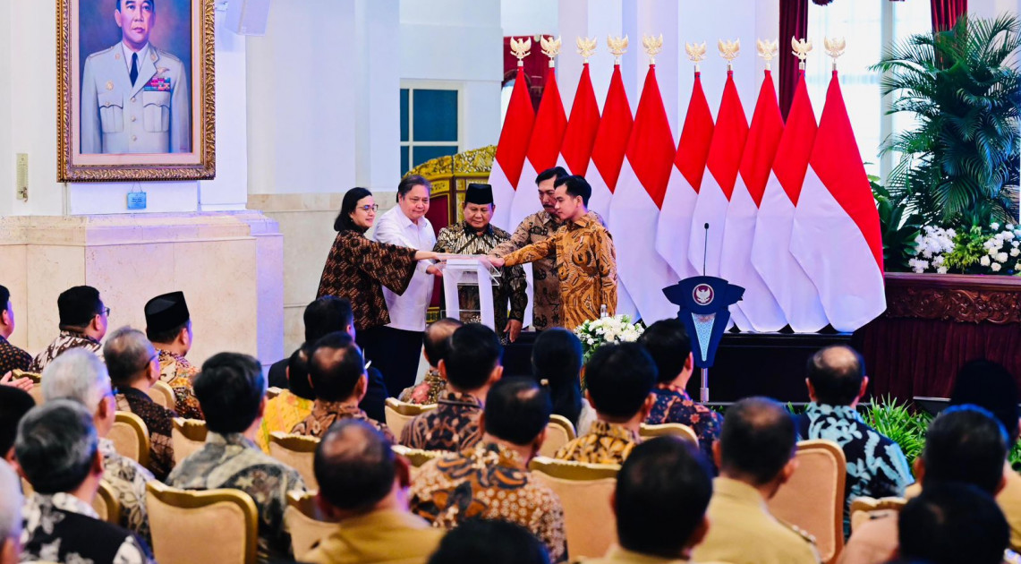 Taruna Ikrar Hadiri Penyerahan DIPA 2025 oleh Presiden Prabowo