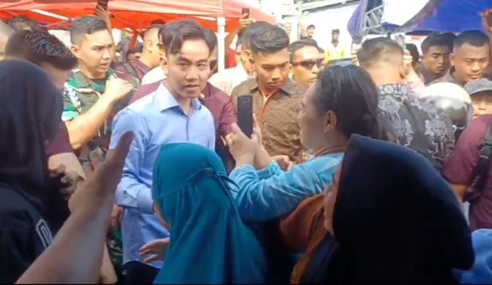 Wakil Presiden Gibran Rakabuming Raka Saat Berkunjung Ke Pasar Tramo
