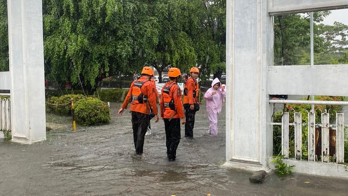 banjir rendam rs islam faisal makassar 169