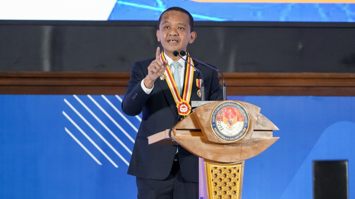 menteri energi dan sumber daya mineral esdm bahlil lahadalia