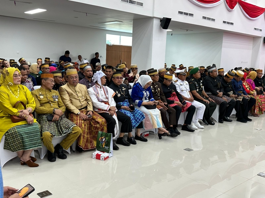DPRD Mengadakan Rapat Paripurna Khusus dalam Peringatan HUT ke-20 Provinsi Sulbar