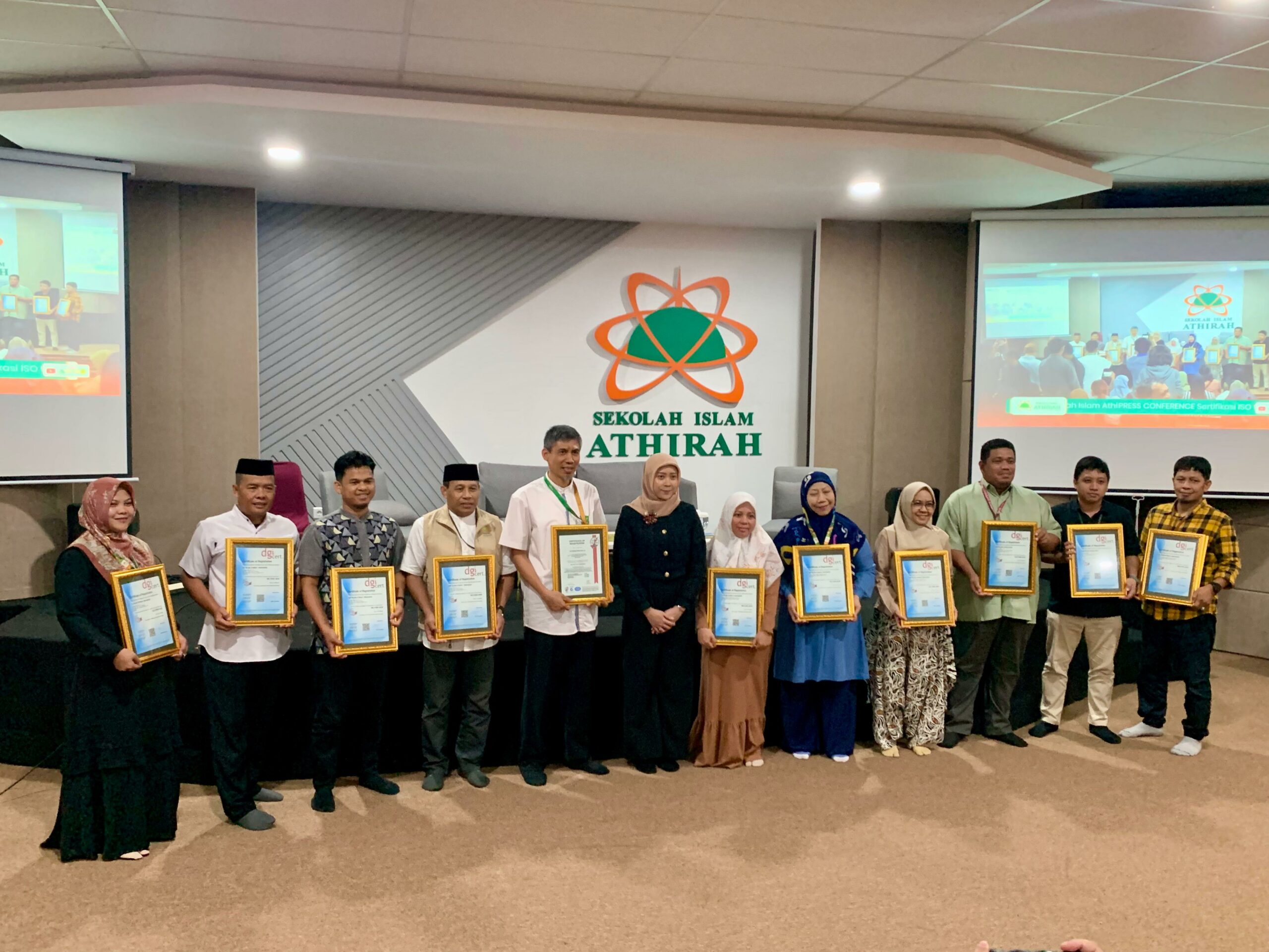 Sekolah Islam Athirah Terima 2 Sertifikasi ISO, Predikat Nasional hingga Internasional