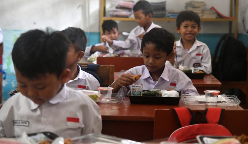 12 Sekolah di Makassar Gelar Program Makan Bergizi Gratis Hari Ini