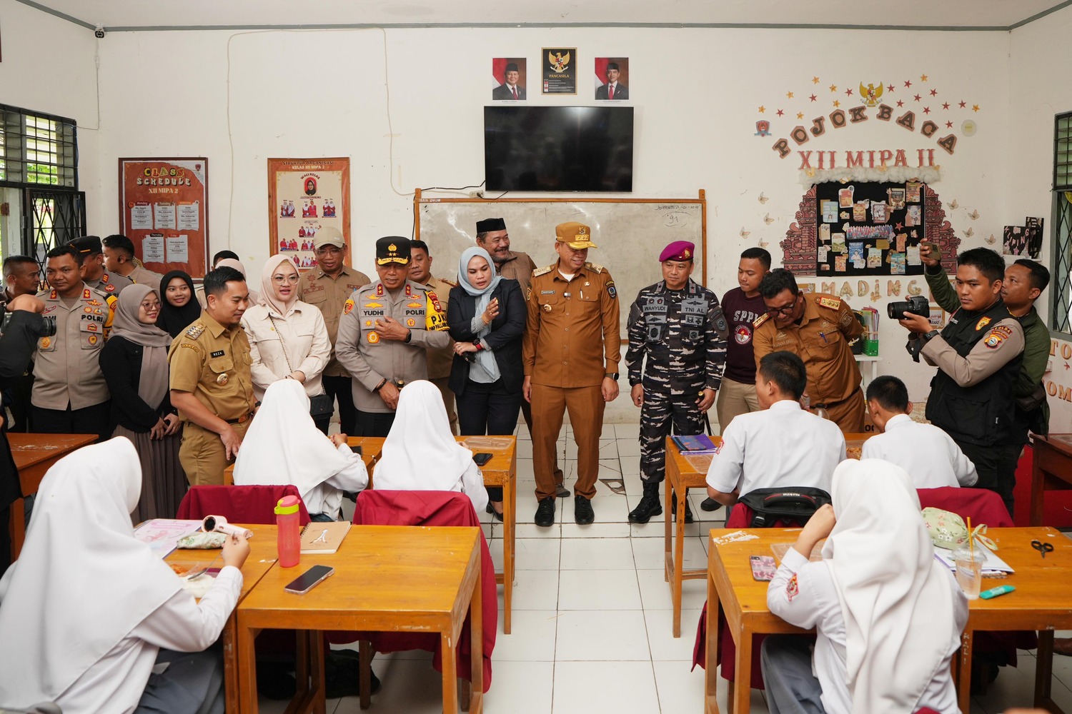 Pj Gubernur Sulsel Pantau Pemeriksaan Kesehatan Gratis yang Mulai Disosialisasikan ke Masyarakat