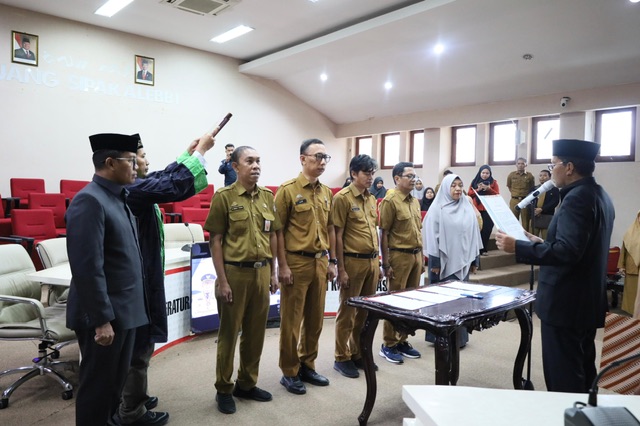 4 Penjabat Fungsional Perizinan Dilantik, Danny Pomanto Tekankan Jaga Integritas