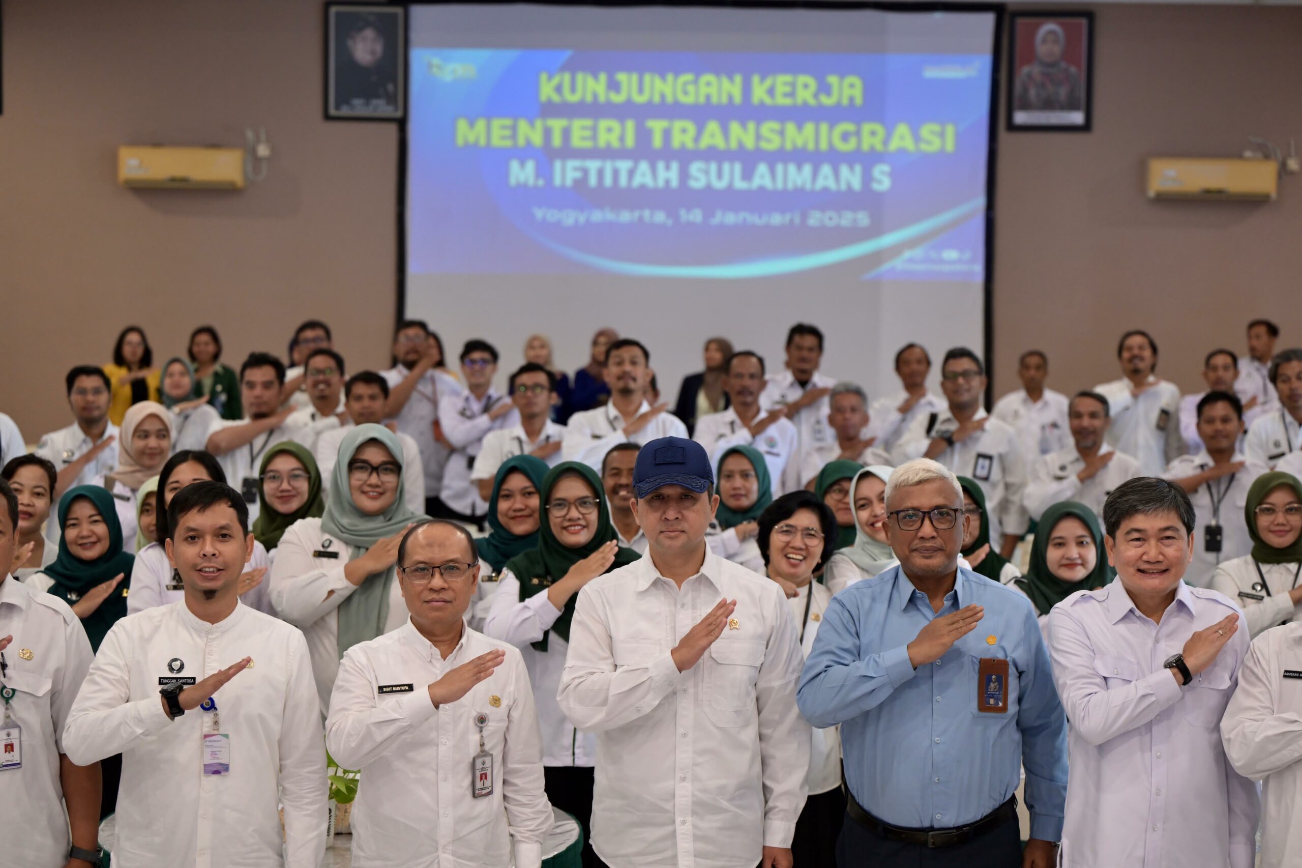 Menteri Transmigrasi Dorong Peningkatan Kompetensi SDM Transmigran di BBPPM Yogyakarta
