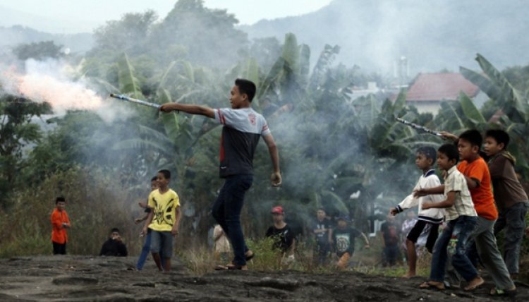 Jelang Tahun Baru, Dua Kelompok Remaja di Makassar Saling Serang Petasan