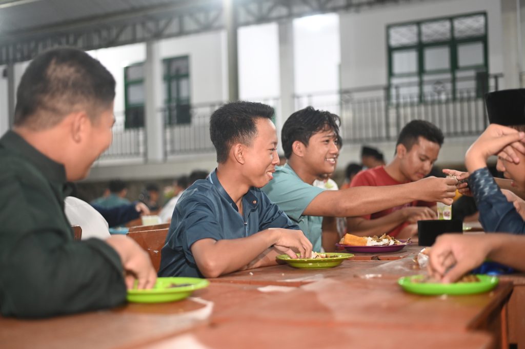 Kemenag Terbitkan Panduan MBG : Dorong Nilai Spiritual-Toleransi Santri