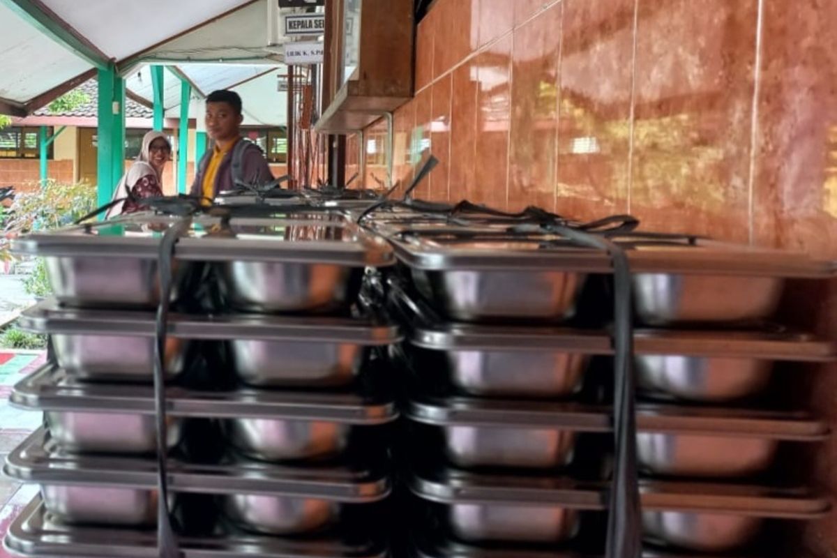 Wadah Makan Bergizi Gratis di SD Negeri Dukuh 03 Kabupaten Sukoharjo Jawa Tengah