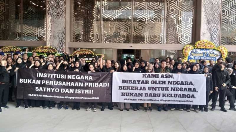 Demonstrasi Ratusan ASN Dikti, Minta Menteri Satryo Turun dari Jabatan