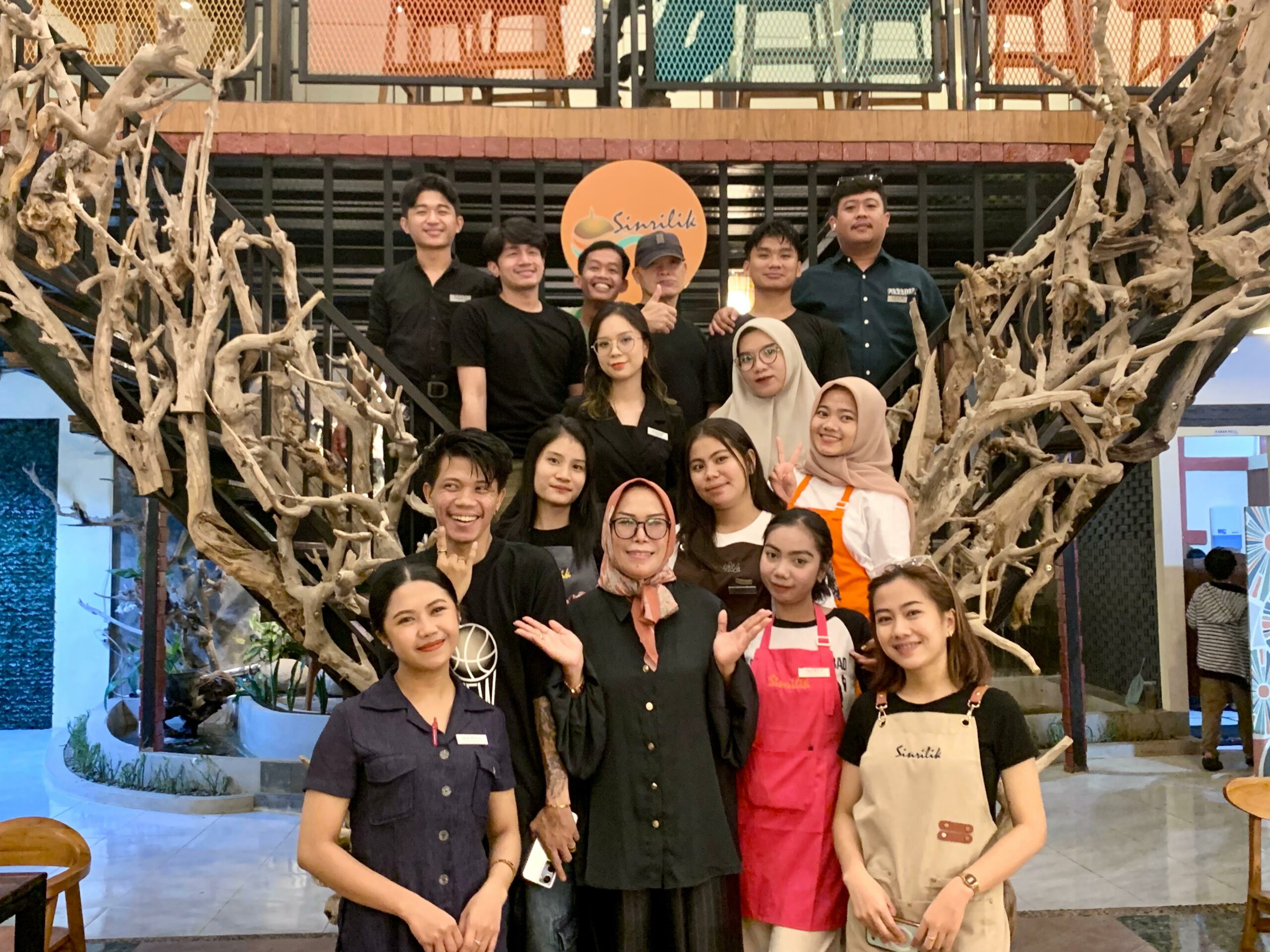 Cafe Sinrilik: Perpaduan Keindahan Alam dan Budaya Lokal di Jantung Kota Makassar