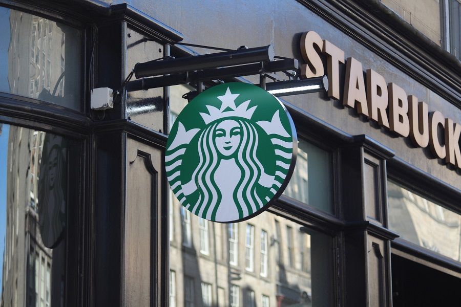 Pulihkan Keuangan Perusahaan, Strabucks Bakal PHK Global Karyawan Besar-Besaran