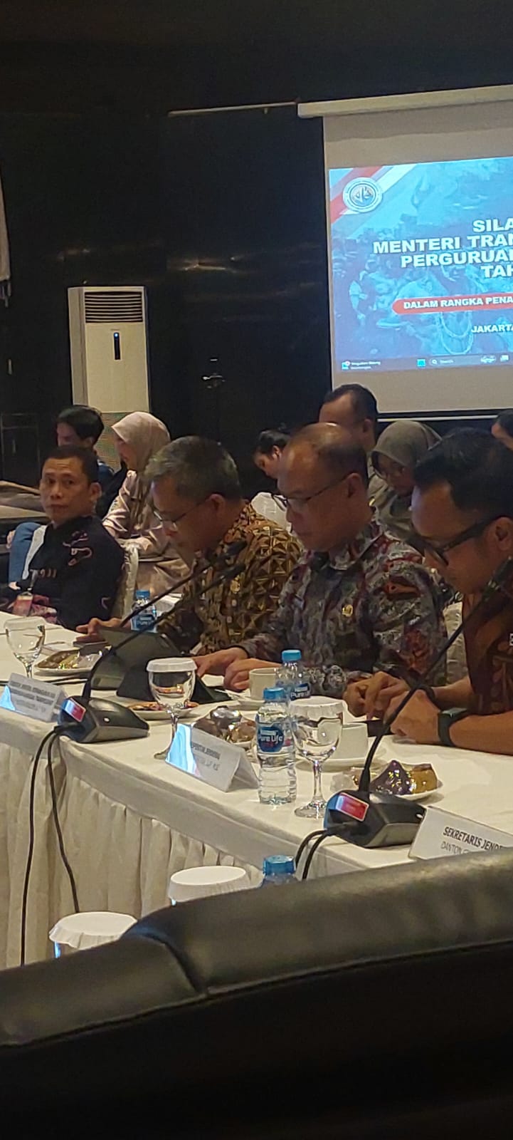 Direktur Pengembangan Kawasan Trasmigrasi dari Kementerian Transmigrasi, Sigit Mustofa Mengapresiasi Inovasi KKN Mahasiswa UGM Temukan Alat Penyaring Air Bersih