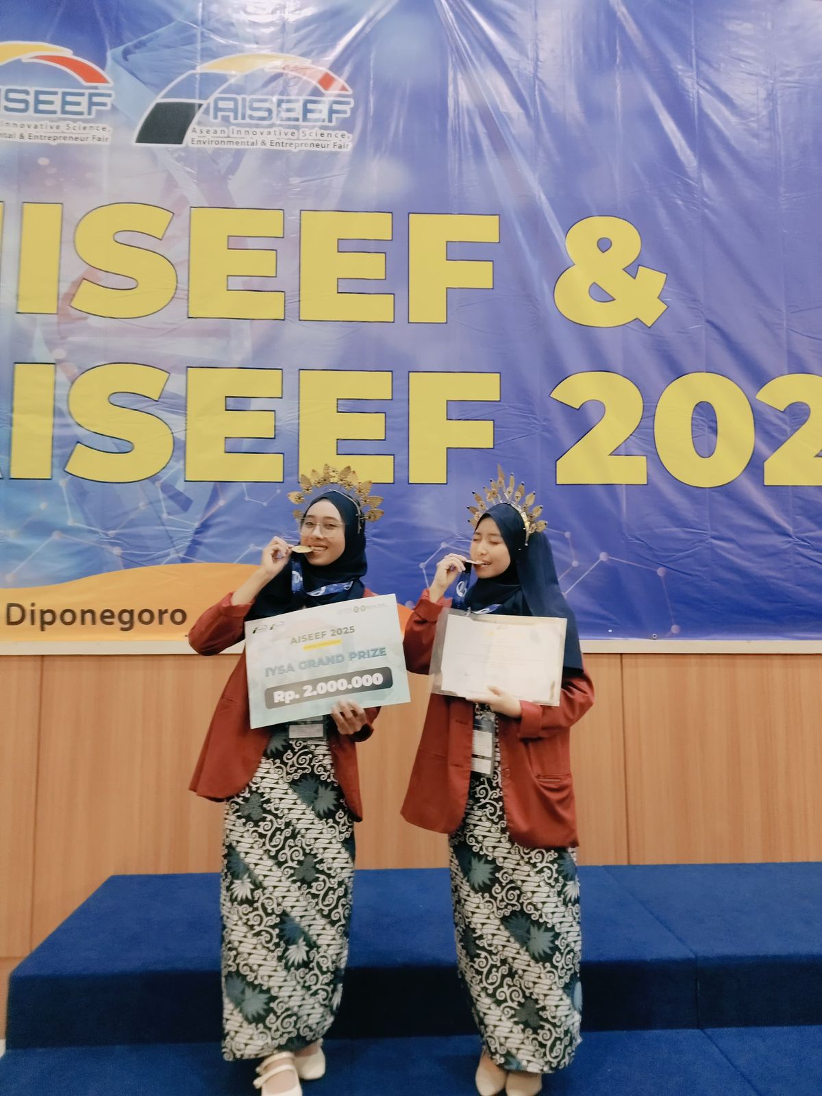 Dua Mahasiswa Universitas Muhammadiyah Bulukumba Raih Medal Emas di AISEEF 2025