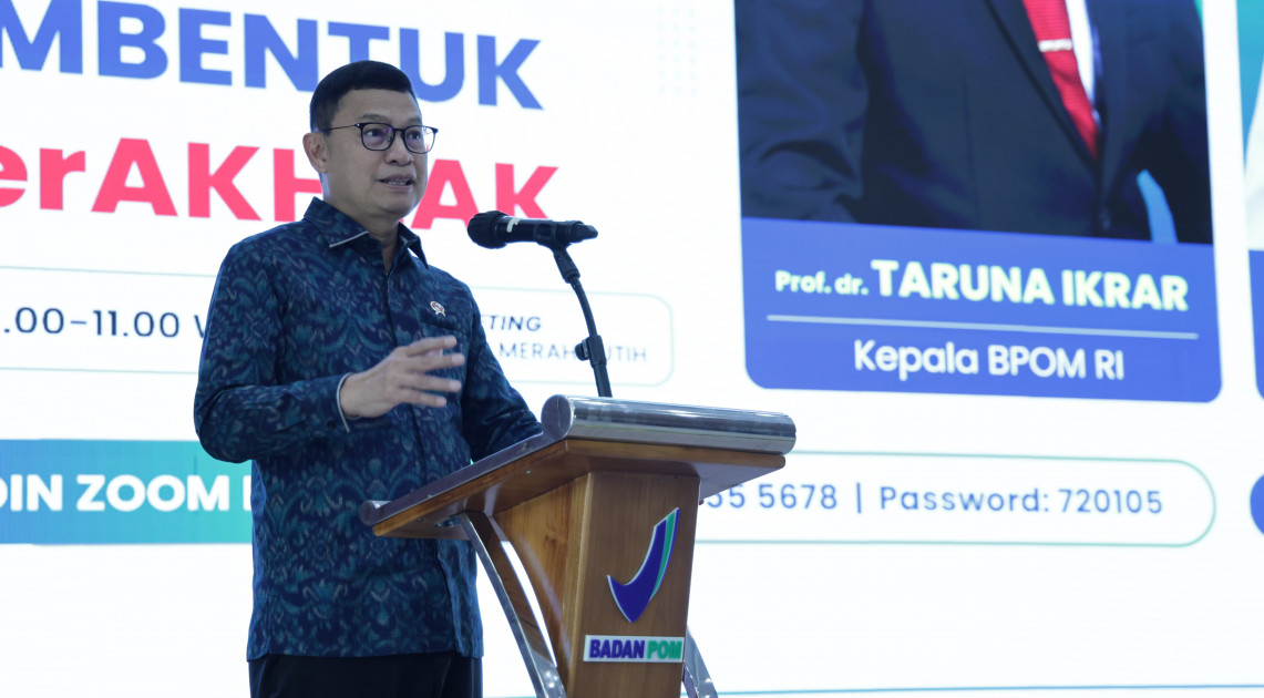 Kepala BPOM RI Saat Memberikan Sambutan Dalam Acara LEADER DIALOGUE : KESEHATAN JIWA RAGA dan HARTA DALAM MEMBENTUK BUDAYA BerAKHLAK