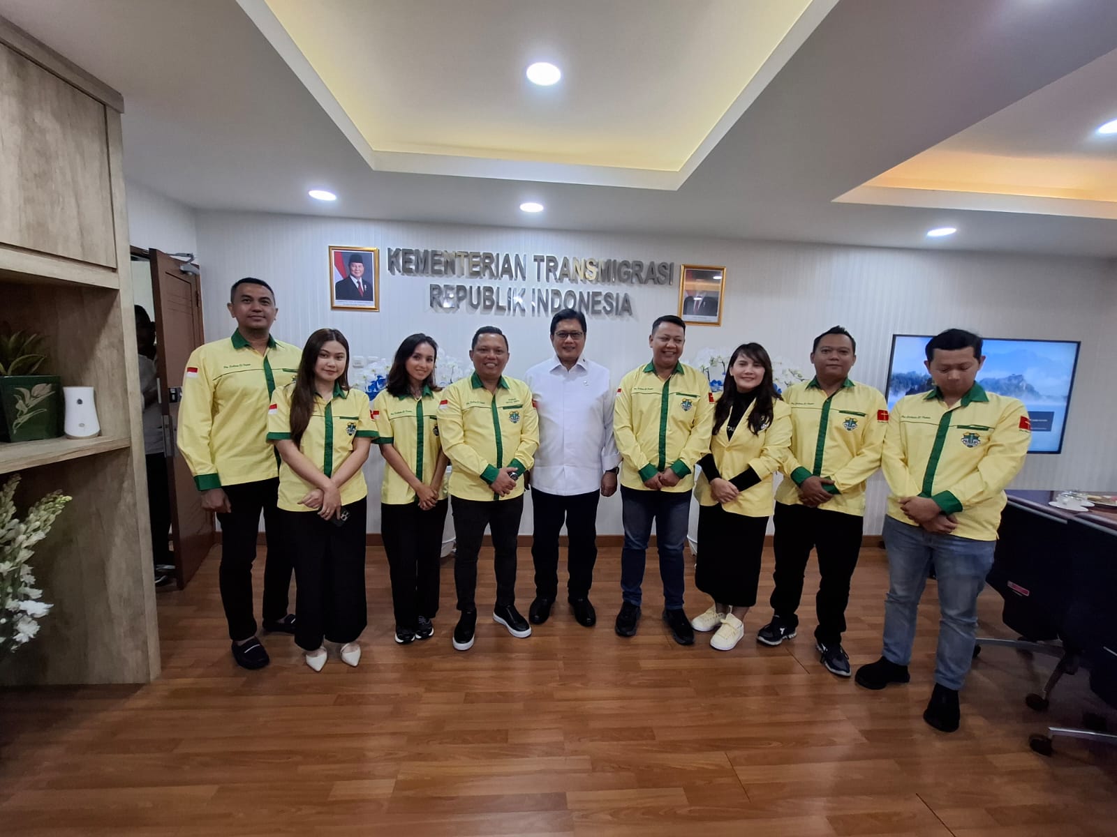Wakil Menteri Transmigrasi Viva Yoga Saat Menerima Audiensi Dari Pemuda Khatolik