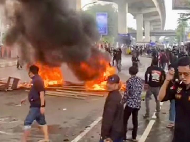 Sengketa Lahan, Jalan Petta Rani Makassar Diblokir Pendemo Pagi Ini